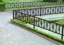 Металлические ограждения и заборы