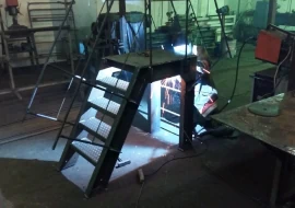 Лестницы, стремянки, переходные площадки